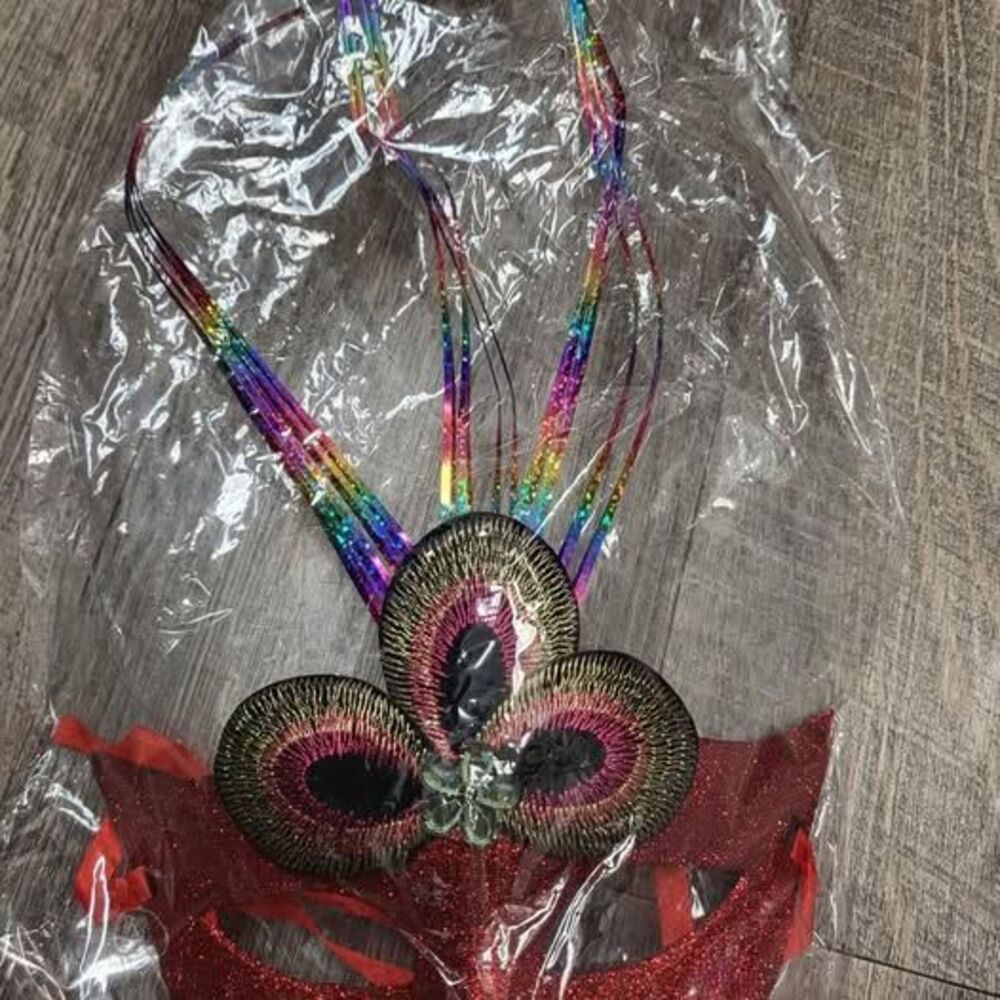 Red Glitter Mardi Gras Mask *new never worn*